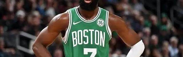 强硬表现肉眼可见 布朗是否该成为第一进攻选择？