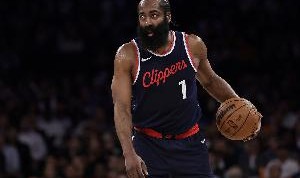 我专注喂饼！哈登被夹击半场仍送5助攻！正负值+16！