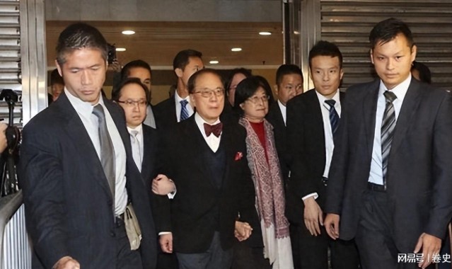九游首页-“治港败类”曾荫权：治理香港7年，为何却在卸任后，获刑20个月