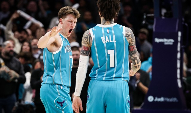 jiuyou-NBA彩经：黄蜂一飞冲天灭火晋级下一轮 太阳主场发力挑落开拓者