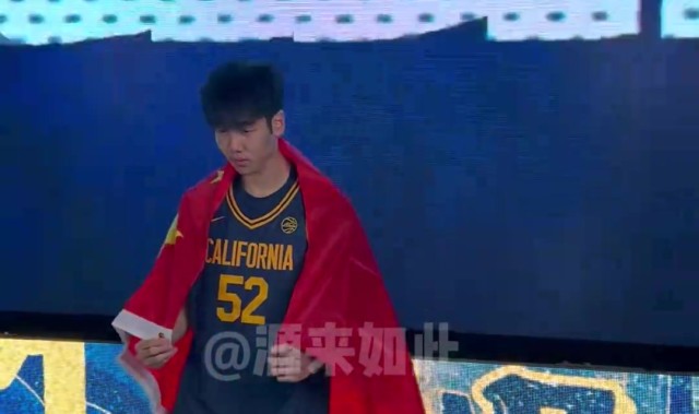 jiuyou-会选择这所大学吗？张博源拍摄伯克利分校访校定妆照花絮